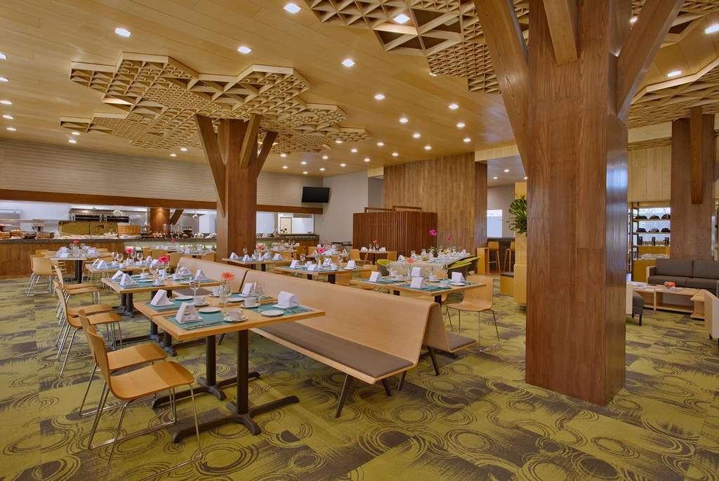 Galeria Plaza Irapuato Hotel Restaurant photo