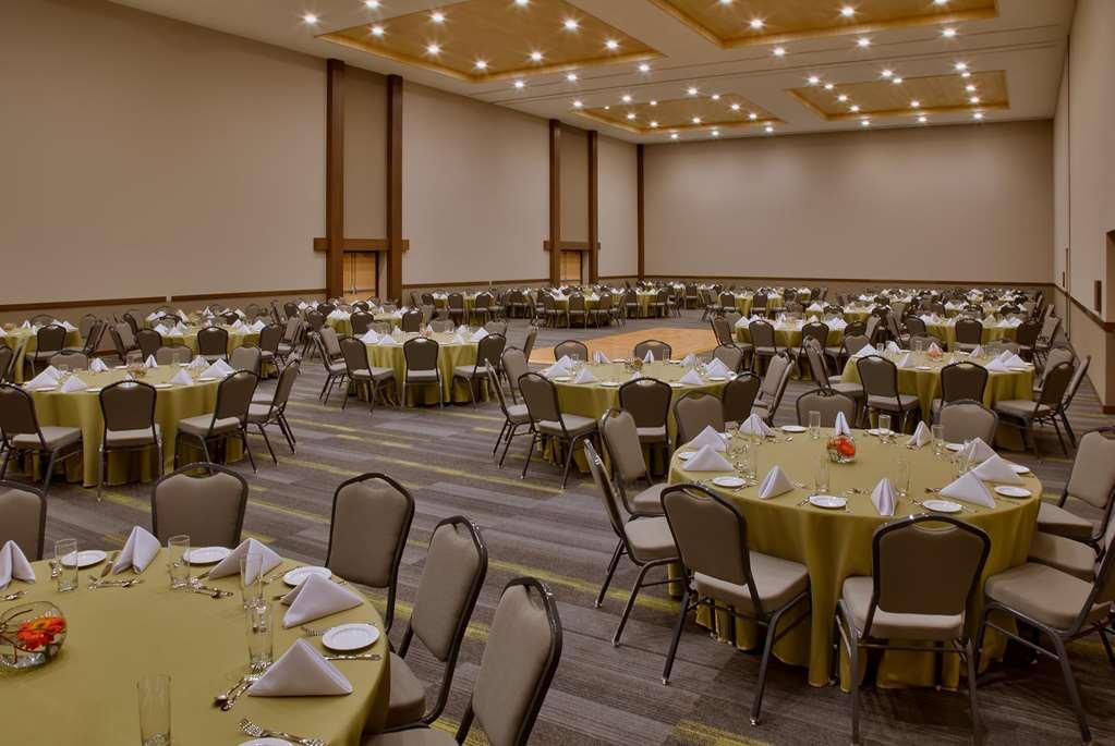 Galeria Plaza Irapuato Hotel Restaurant photo